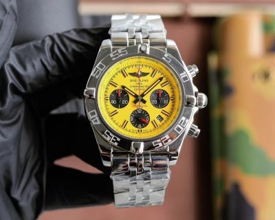 Breitling Avenger Yellow Dial. Chronograph 43mm- Replica watches